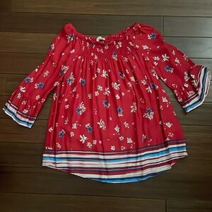 Beachlunchlounge red/floral/striped blouse in small.